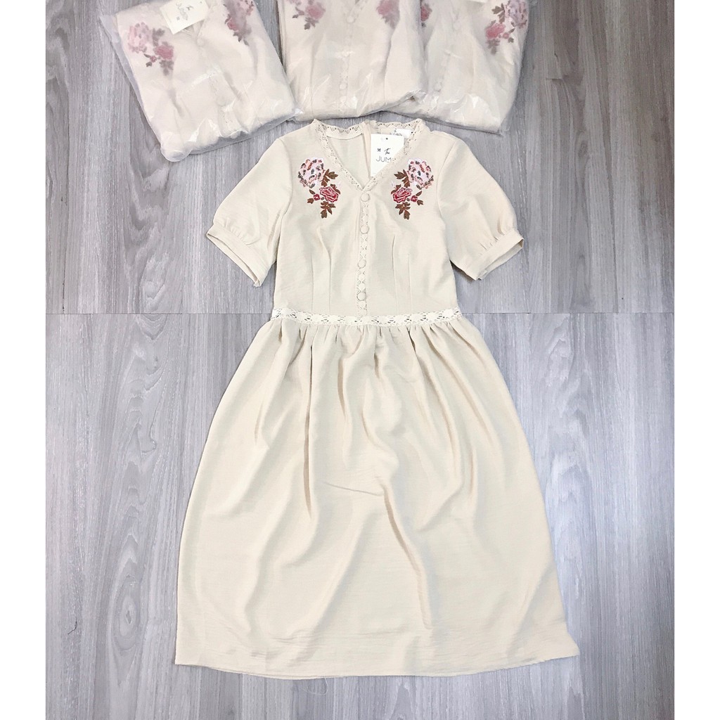 Váy đũi bèo thêu hoa - Thời trang thiết kế