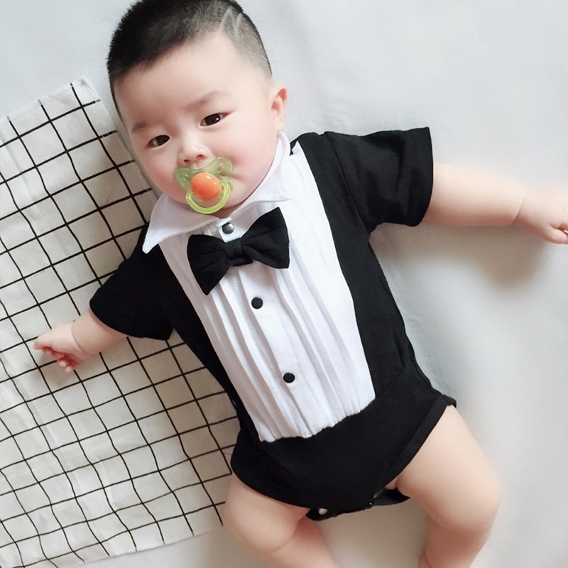 Jumpsuit tay ngắn thiết kế hợp thời trang cho bé