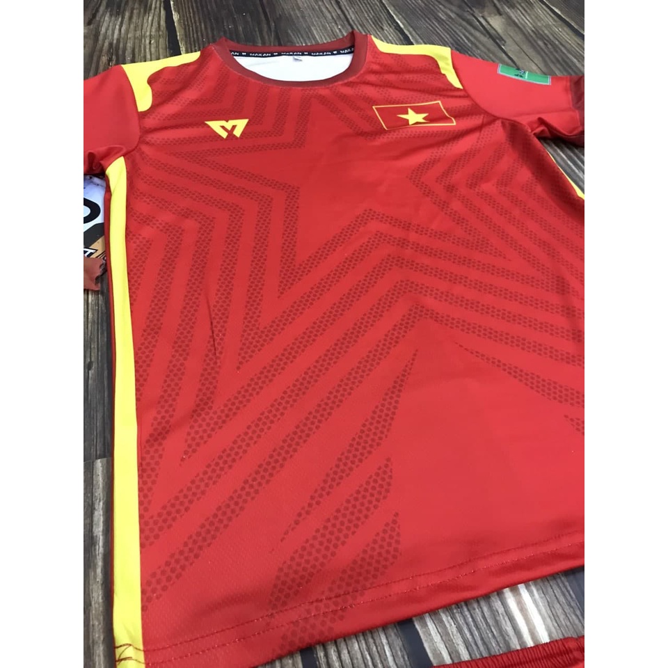 Quần áo đá bóng đẹp nam nữ trẻ em Áo Đội Tuyển Việt Nam KBD679
