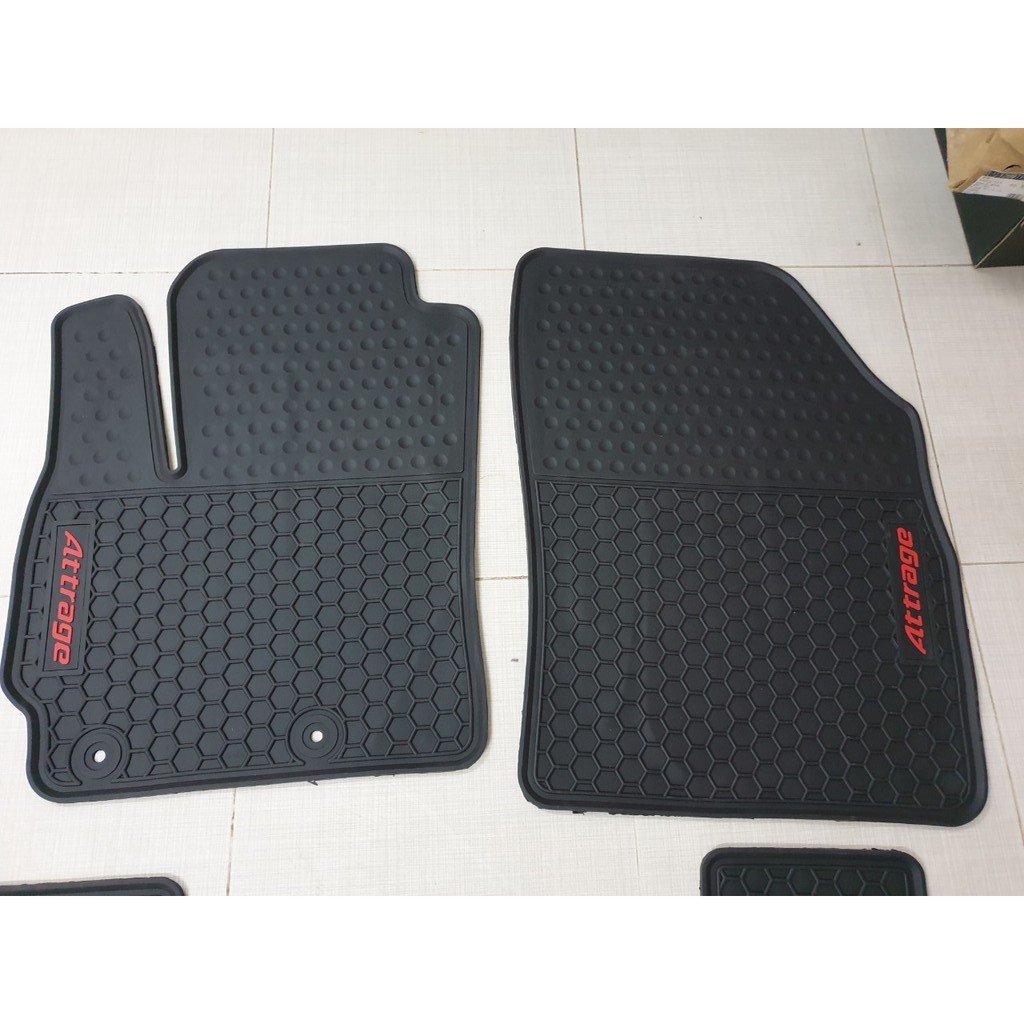 Thảm Sàn Cao Su Cho Xe Mitsu Attrage 2019 2020 2021-2023 màu đen chữ đỏ hoặc chữ xám trắng