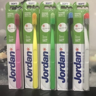 Bàn Chải Đánh Răng JORDAN Clean Smile Soft