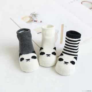 Set 3 đôi tất cotton chống trượt cho bé