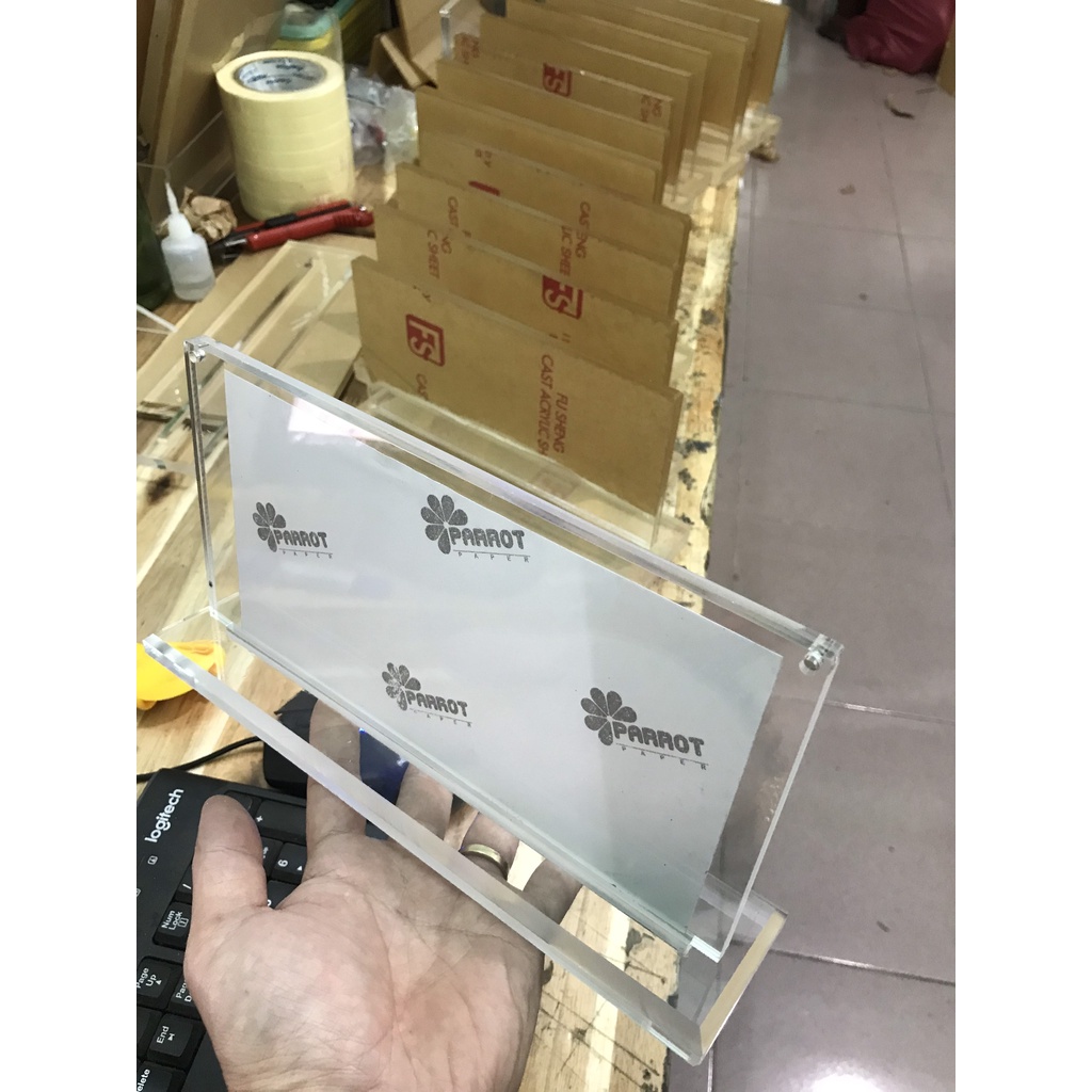 (chuyên sỉ và cho thuê) Biển Chức Danh Để Bàn - Bảng mica chức danh để bàn
