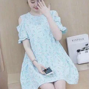 Đầm bầu hoa xanh đũi khoét vai sang chảnh tay xòe thiết kế bởi Đầm Bầu Nhung Huấn