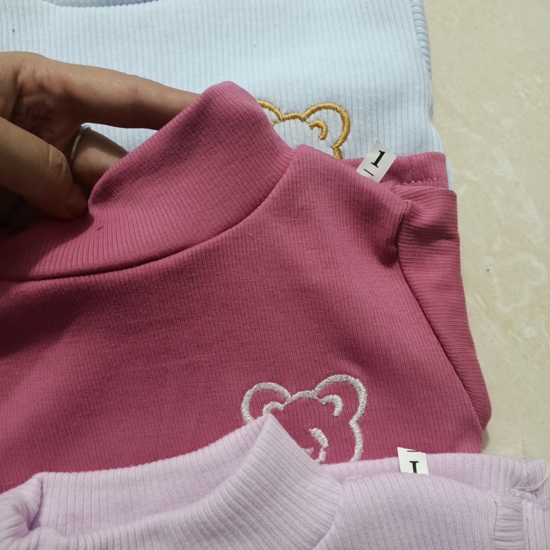 Áo len tăm gân hình gấu thêu cho bé chất đẹp