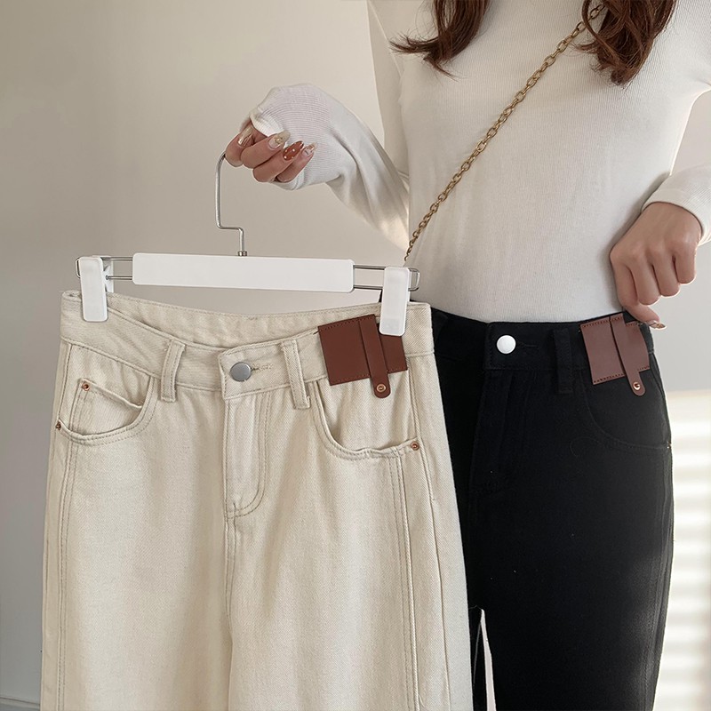 LEEVA- Quần jeans nữ dáng dài phối tag da thời trang Q038