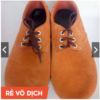 Giầy đá cầu mỏ vịt