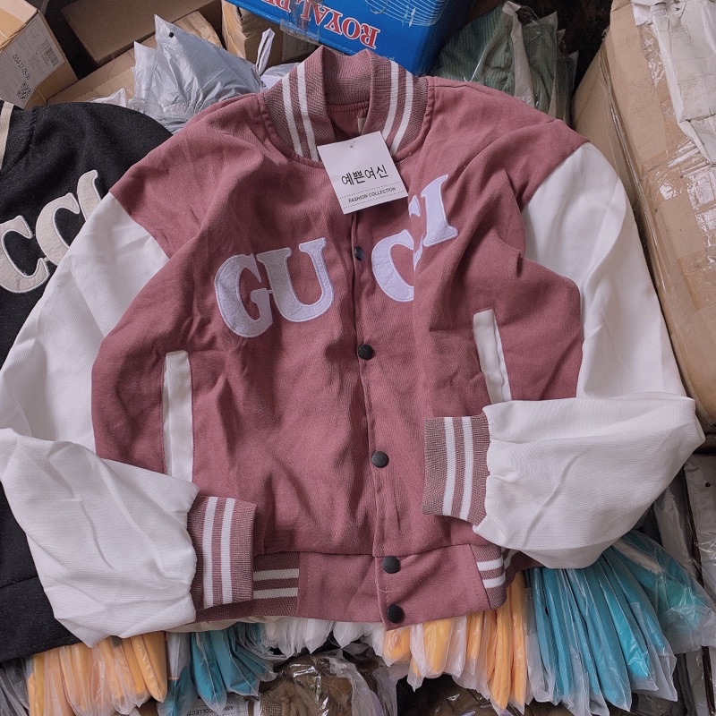 Áo khoác nữ nút bấm lót dù thêu chữ