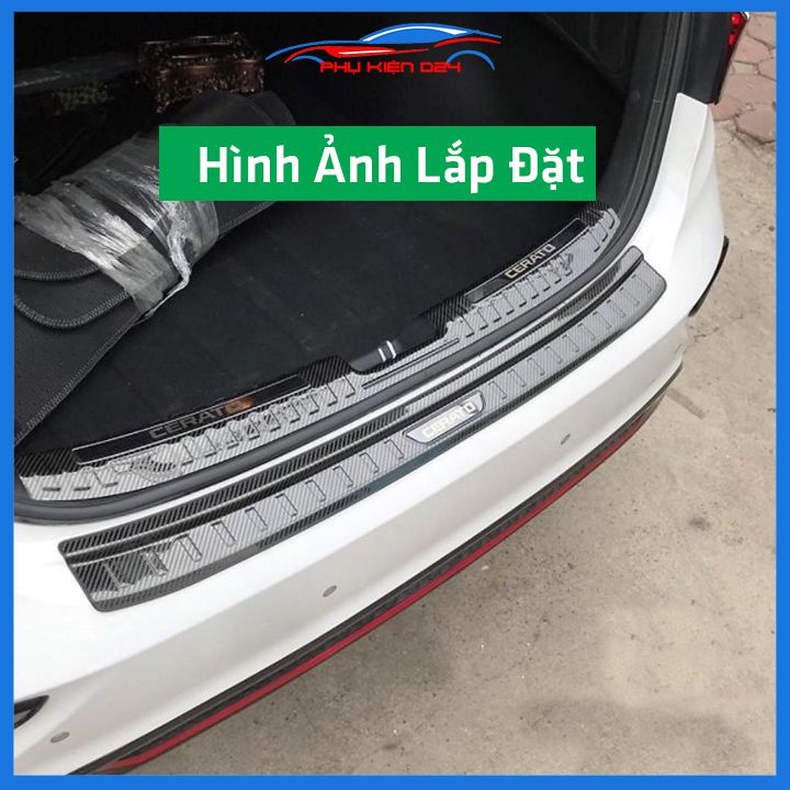 Ốp chống trầy cốp Cerato 2019-2020-2021-2022 thép không gỉ vân Cacbon bảo vệ xe chống va đập