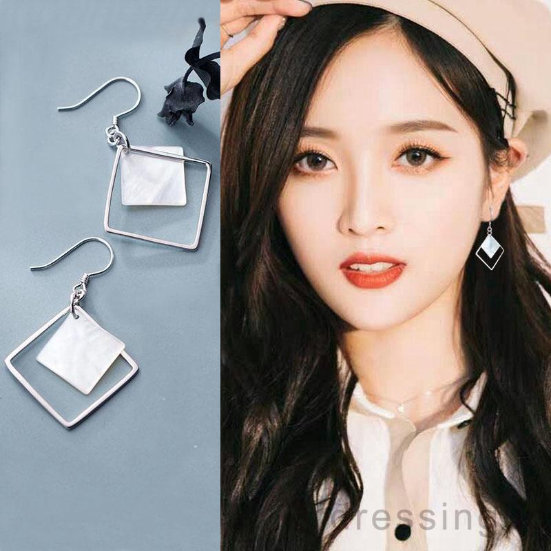 Hoa tai hợp kim họa tiết xà cừ độc đáo cho nữ