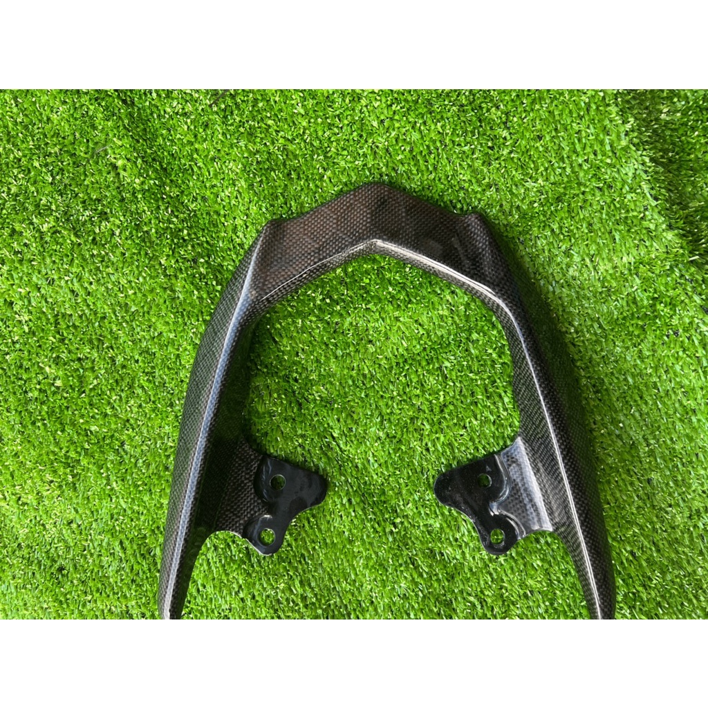 Cảng sau Winner X, Tay dắt Winner X V1 ốp carbon fiber