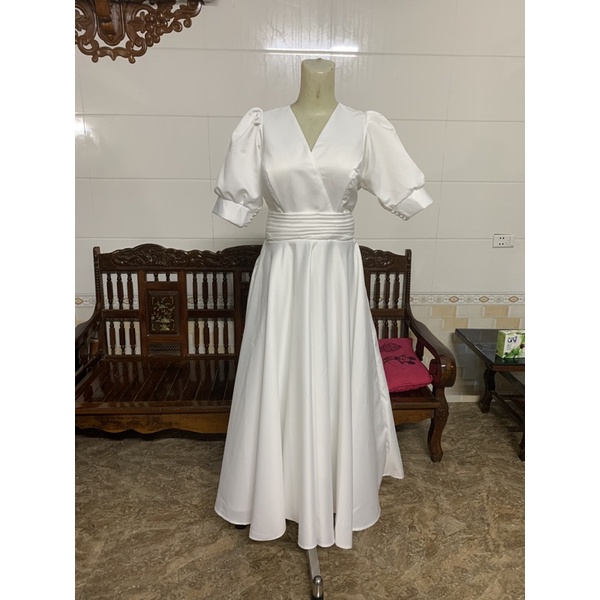 Váy đi bàn cho cô dâu nhẹ nhàng cực xinh .