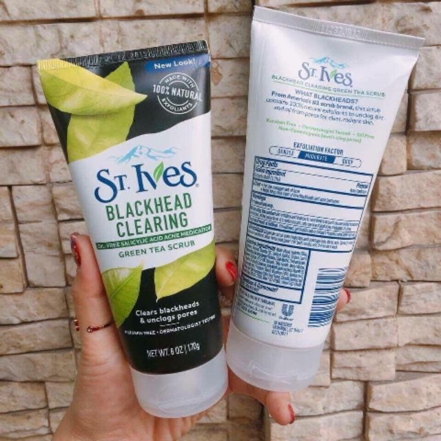 Sữa rửa mặt St. Ives Blackhead clearing green tea scrub