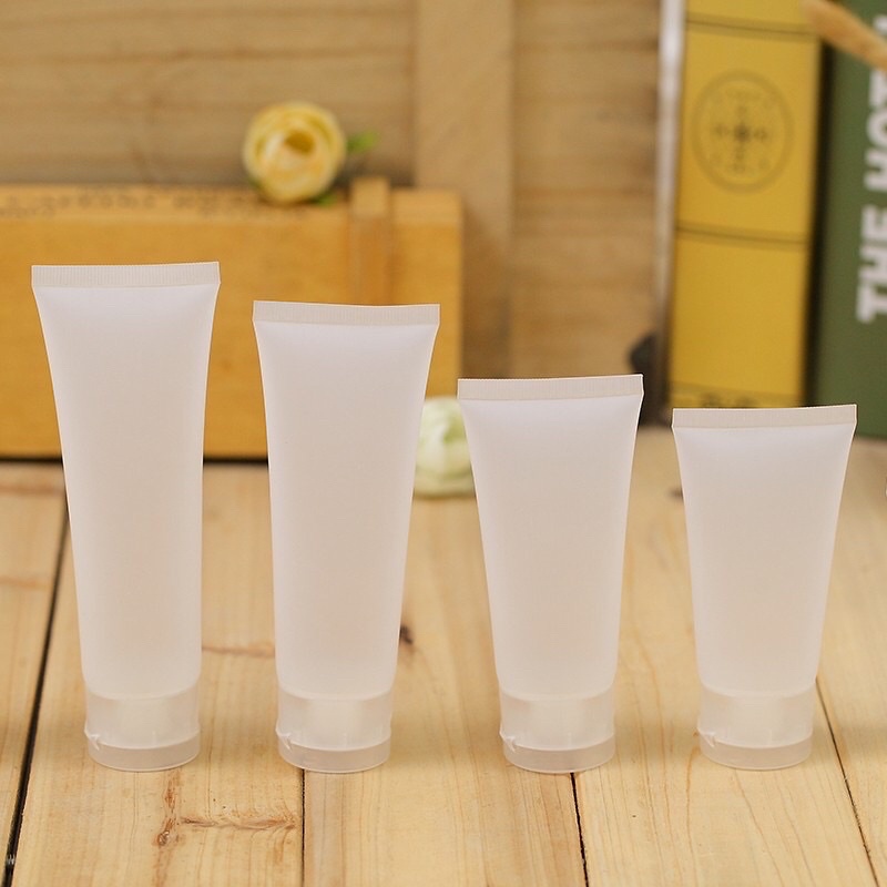 Tuýp nhựa chiết mỹ phẩm tiện dụng