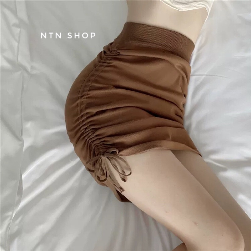 Chân váy rút 2 bên tôn vòng 3 kèm quần trong hàng đẹp.NTN shop