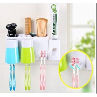 Kệ nhả kem đánh răng tự động hút chân không kèm 3 cốc 9084