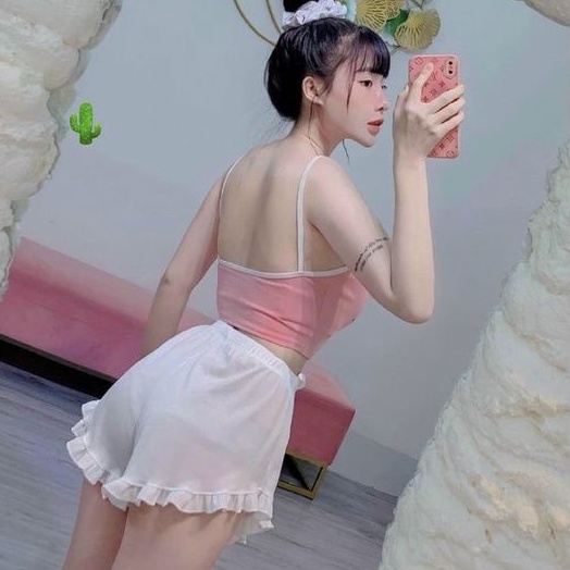 Sét bộ ngủ áo croptop &amp; quần bèo in chữ