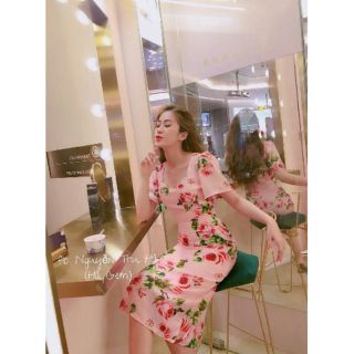Đầm body hoa tay phồng