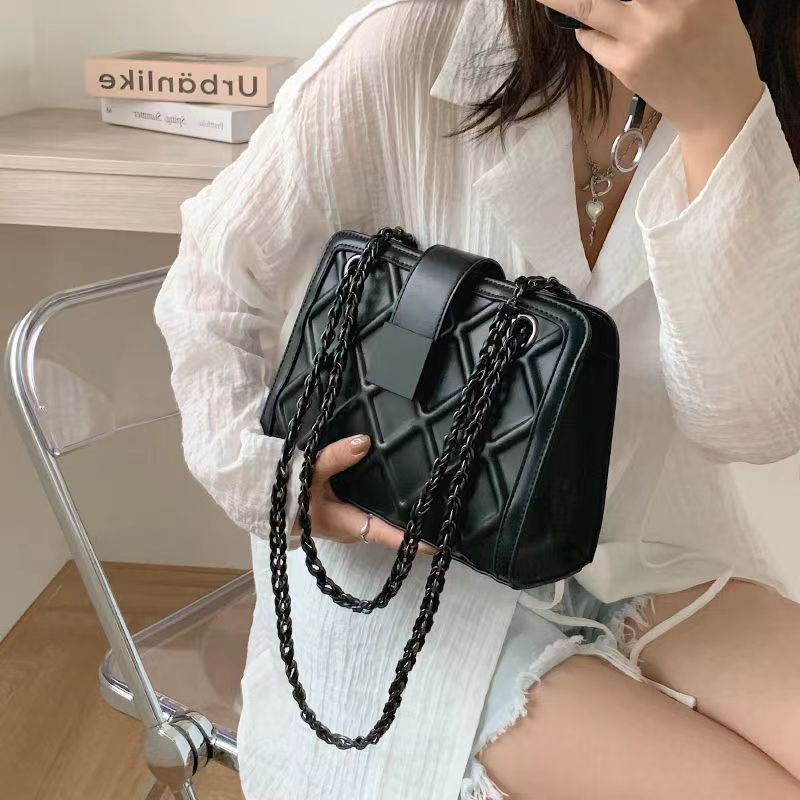 Túi Xách Đeo Vai Phối Dây Xích Đính Đá Thời Trang Cao Cấp Sang Trọng Dành Cho Nữ