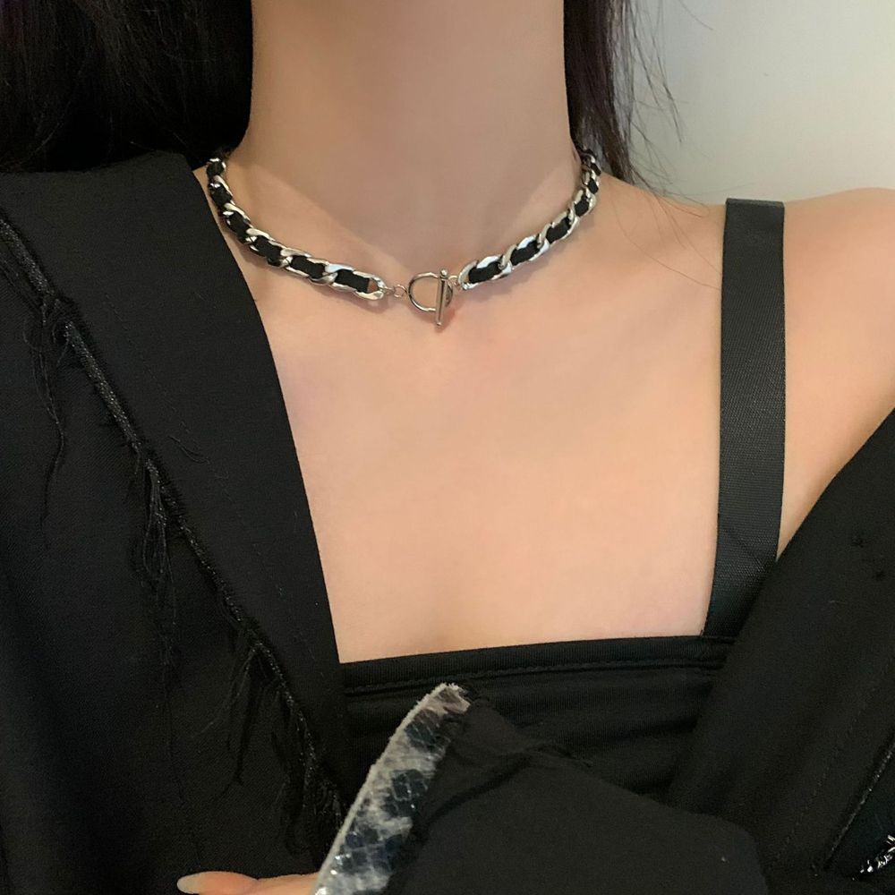 Vòng cổ choker bằng da PU phối mặt hoa trà phong cách cổ điển thời trang