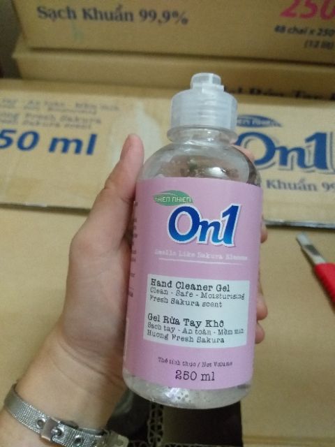 Nước rửa tay khô chống khuẩn.250ml ( cam kết hàng chính hãng nhé.) sỉ ip em nha.hàng sẵn ạ. | BigBuy360 - bigbuy360.vn