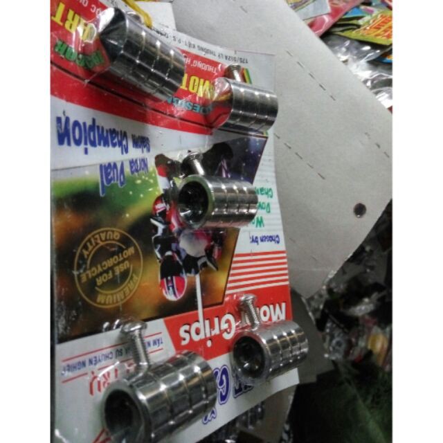 Chụp giò đạp inox