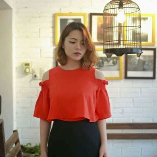 Sơ mi kiểu hở vai