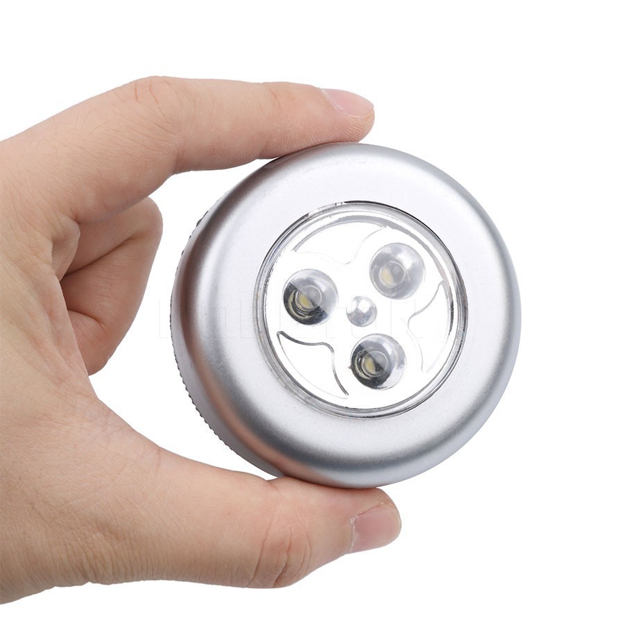 Đèn LED treo tường cảm ứng 3 bóng nhỏ gọn tiện dụng