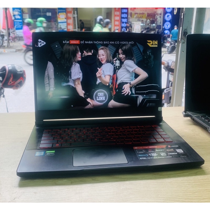 Laptop gaming MSI Gf63-9rcx Core i5-9300H Ram 8gb ssd 512gb cạc 1050 màn fui hd
