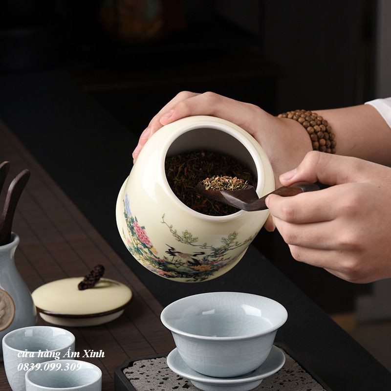 Hũ, Bình đựng trà bằng sứ men ngọc cao cấp với họa tiết 3D đẹp mắt