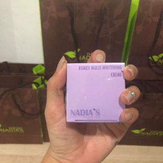 Kem duong da nadia's