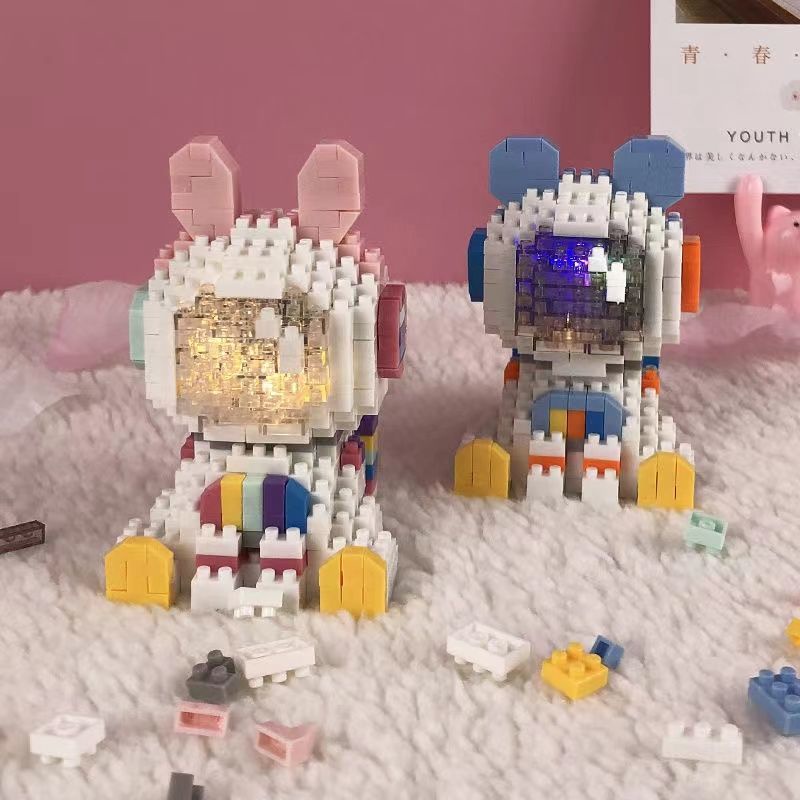 Logo Lắp Ráp Lego Phát Sáng Hình Phi Hành Gia Anne Andy Làm Quà Tặng Trang Trí