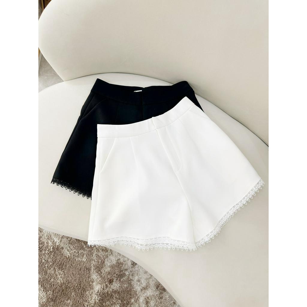 Quần short CHARMO phối ren vải phi biên Lace Short