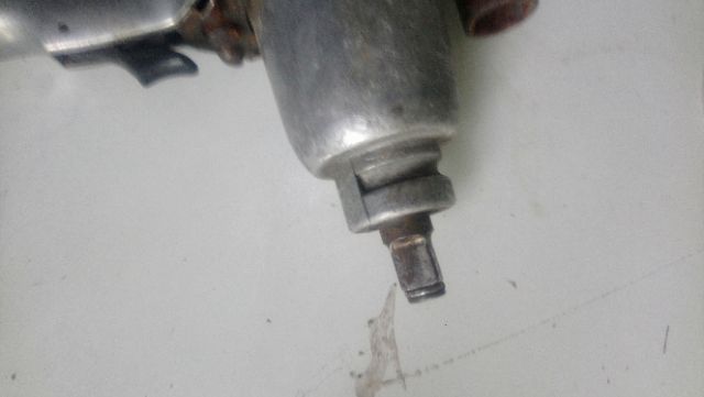 Máy bắn bulon, súng hơi