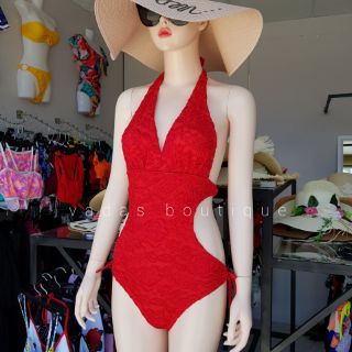 Bikini liền khoét eo ren sang chảnh ( ảnh shop chụp )