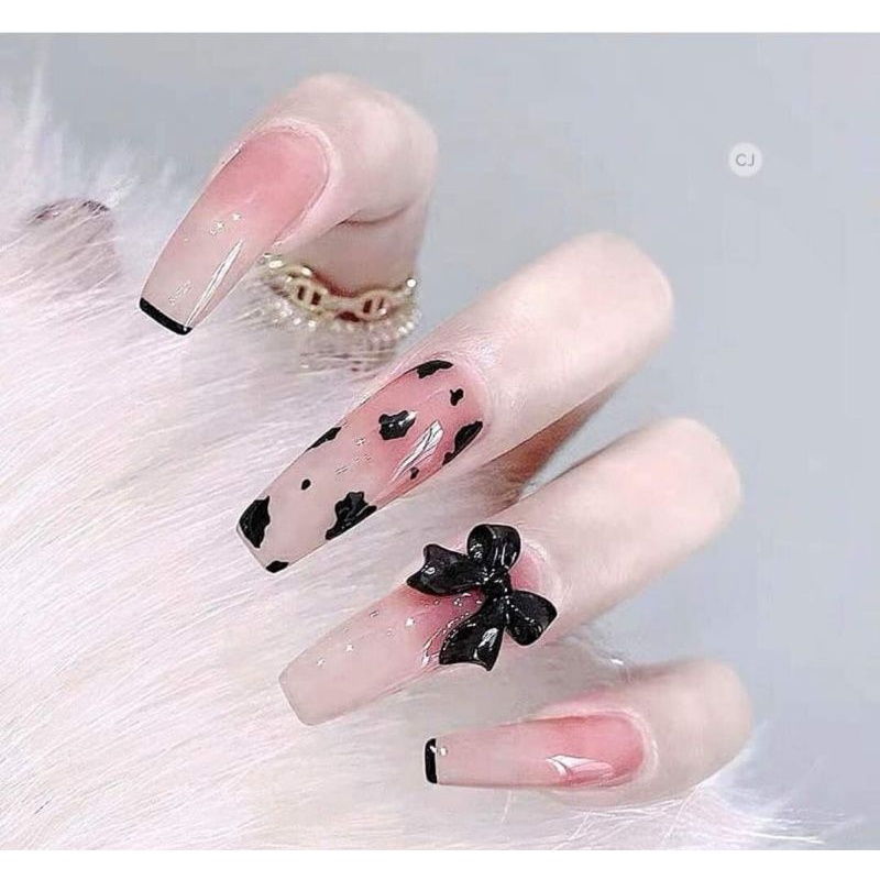Nailbox móng giả móng up thiết kế bò sữa đen có nơ