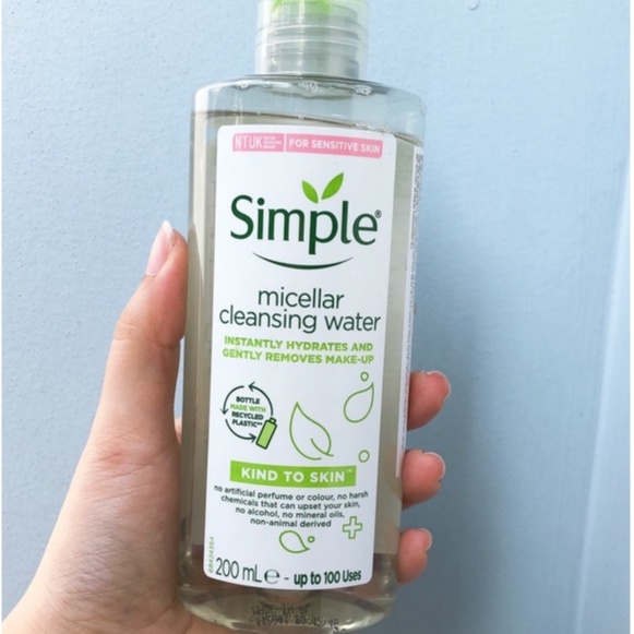 Nước Tẩy Trang Dịu Nhẹ Simple Dành Cho Da Nhạy Cảm 200ml