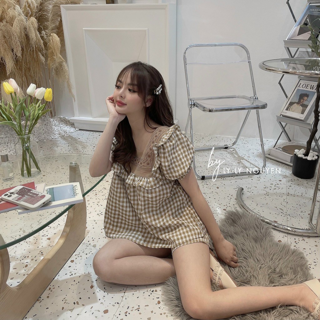 Set Đùi Kẻ Cổ Bèo Hoa Văn Xinh Xắn | BigBuy360 - bigbuy360.vn