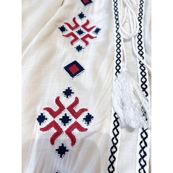 Áo thô thêu 330k -> 230k