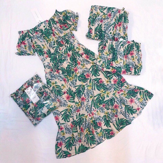 Váy hoa trễ vai chân cá. 280k chất thô siêu mát , mặc đj chơi đj du lịch cực kỳ xinh (hình thật shop chụp).