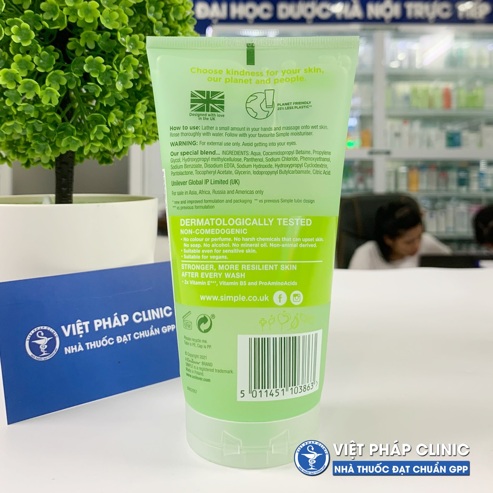 Sữa Rửa Mặt Dạng Gel Simple Gel Kind To Skin Refreshing Facial Wash Gel 150ml