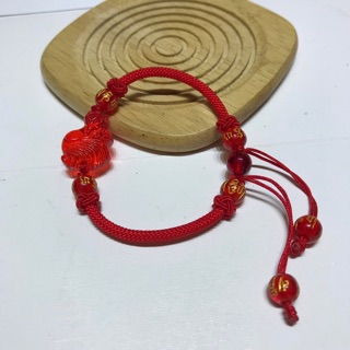 Vòng hồ ly đá lưu ly tết chỉ đỏ