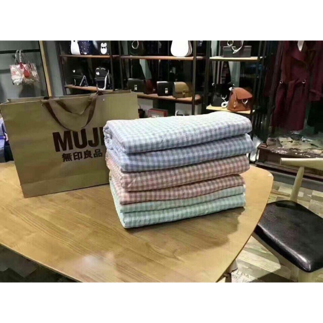 Chăn hè đũi kẻ Muji