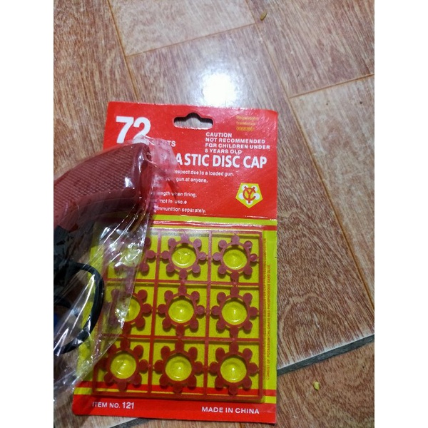 Đồ chơi kèm theo 1 vỉ sáng