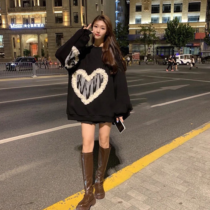 Áo sweater dáng dài màu đen hình trái tim phối ren thời trang cho nữ | BigBuy360 - bigbuy360.vn