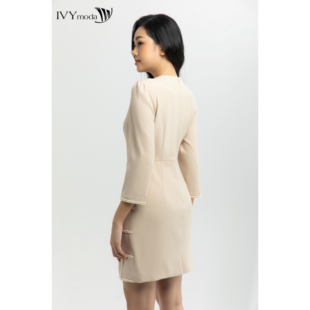 Đầm viền kẻ khuy ngọc IVY moda MS 48M6082