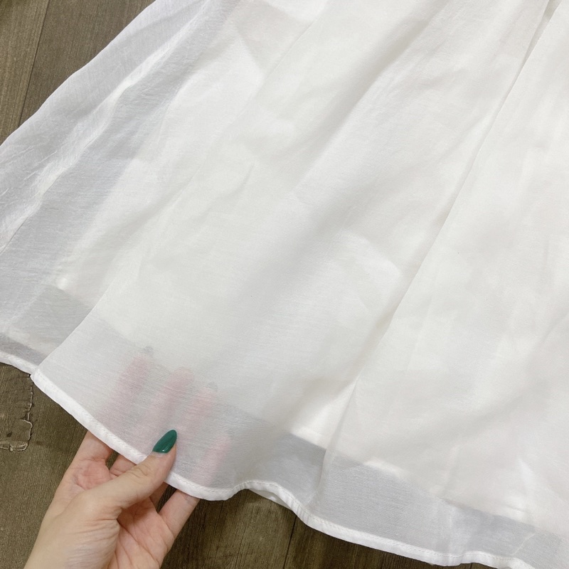 Đầm trắng tay xoè kido size S