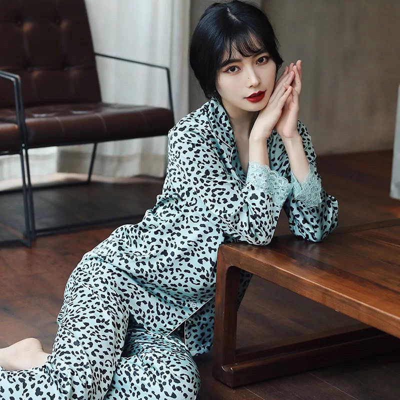 Bộ Pijama lụa dài Quảng Châu cao cấp mặc nhà thu đông họa tiết da báo phối ren