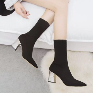Boot len cao cổ mũi nhọn ( SẴN ĐEN SIZE 37 )