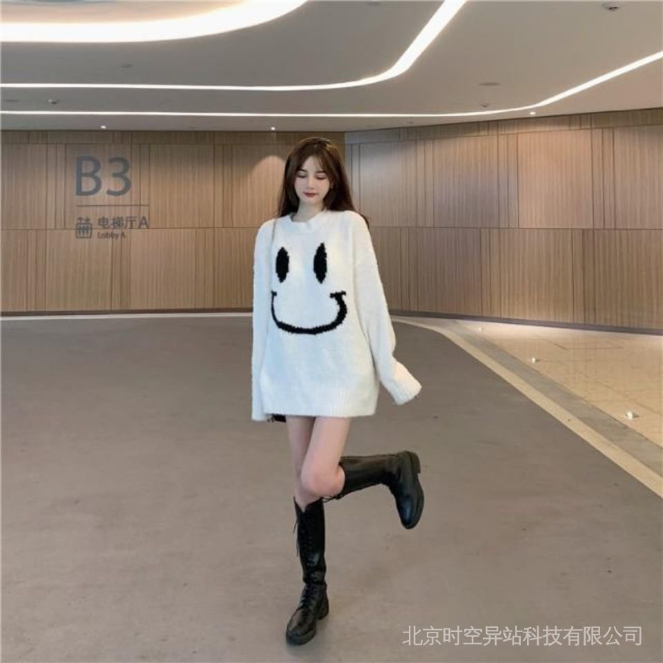 Áo Sweater Cổ Tròn Dáng Dài Rộng In Hình Mặt Cười Thời Trang Mùa Xuân 2022 Cho Nữ